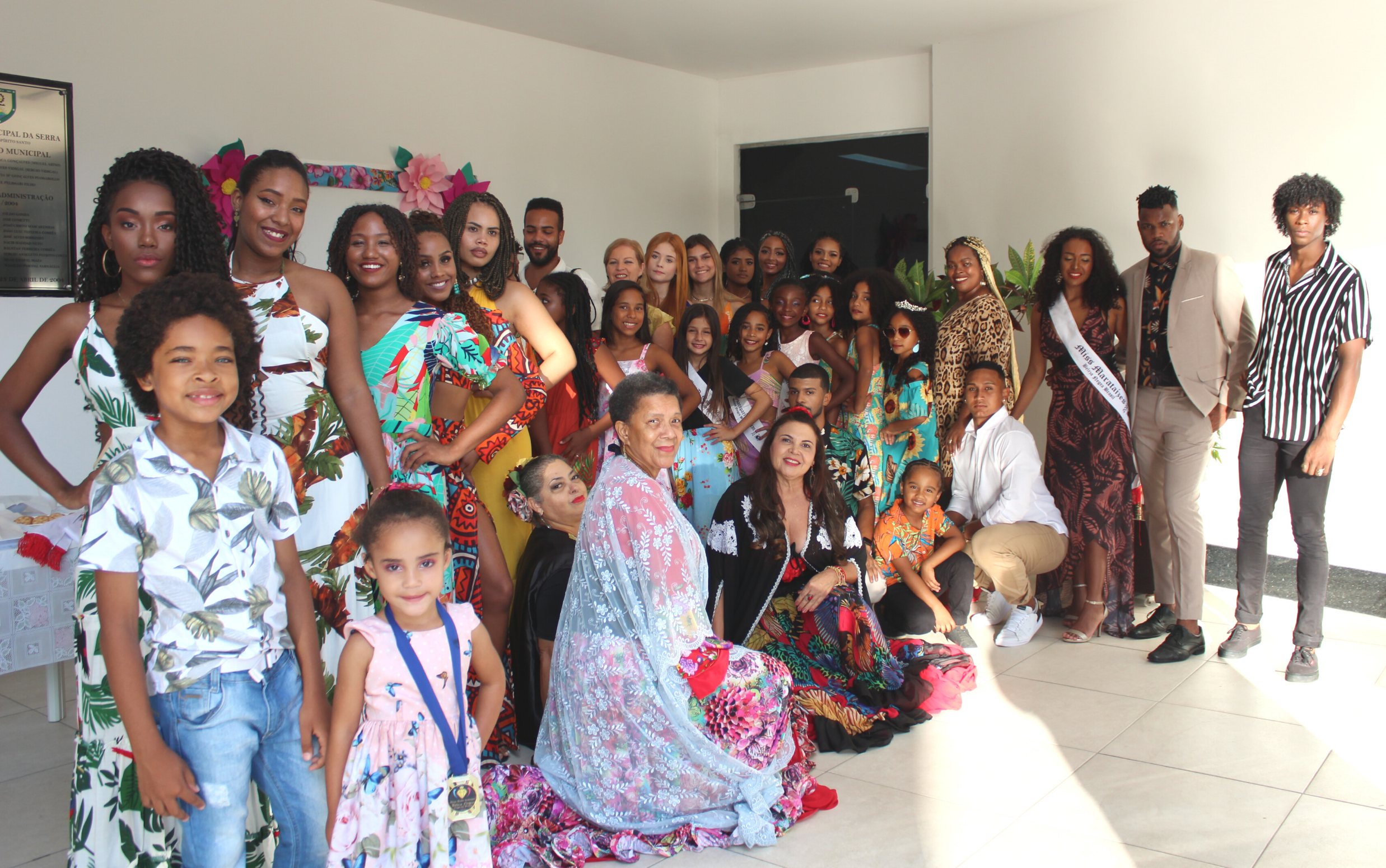 Candidatos de concurso de beleza negra recebem homenagem na Câmara Municipal da Serra.