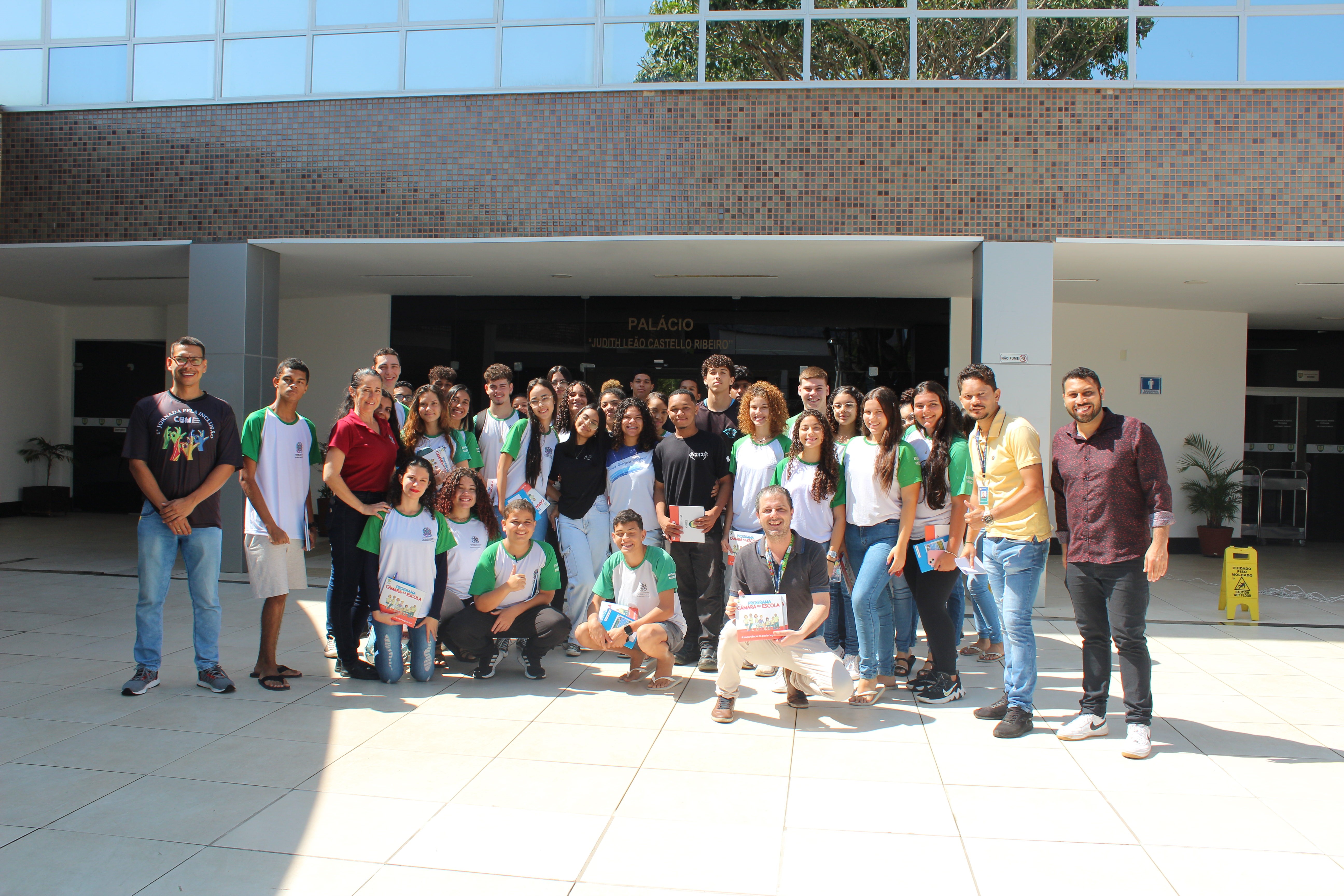 Visita da EEEM Clóvis Borges Miguel destaca a importância do Projeto Câmara-Escola