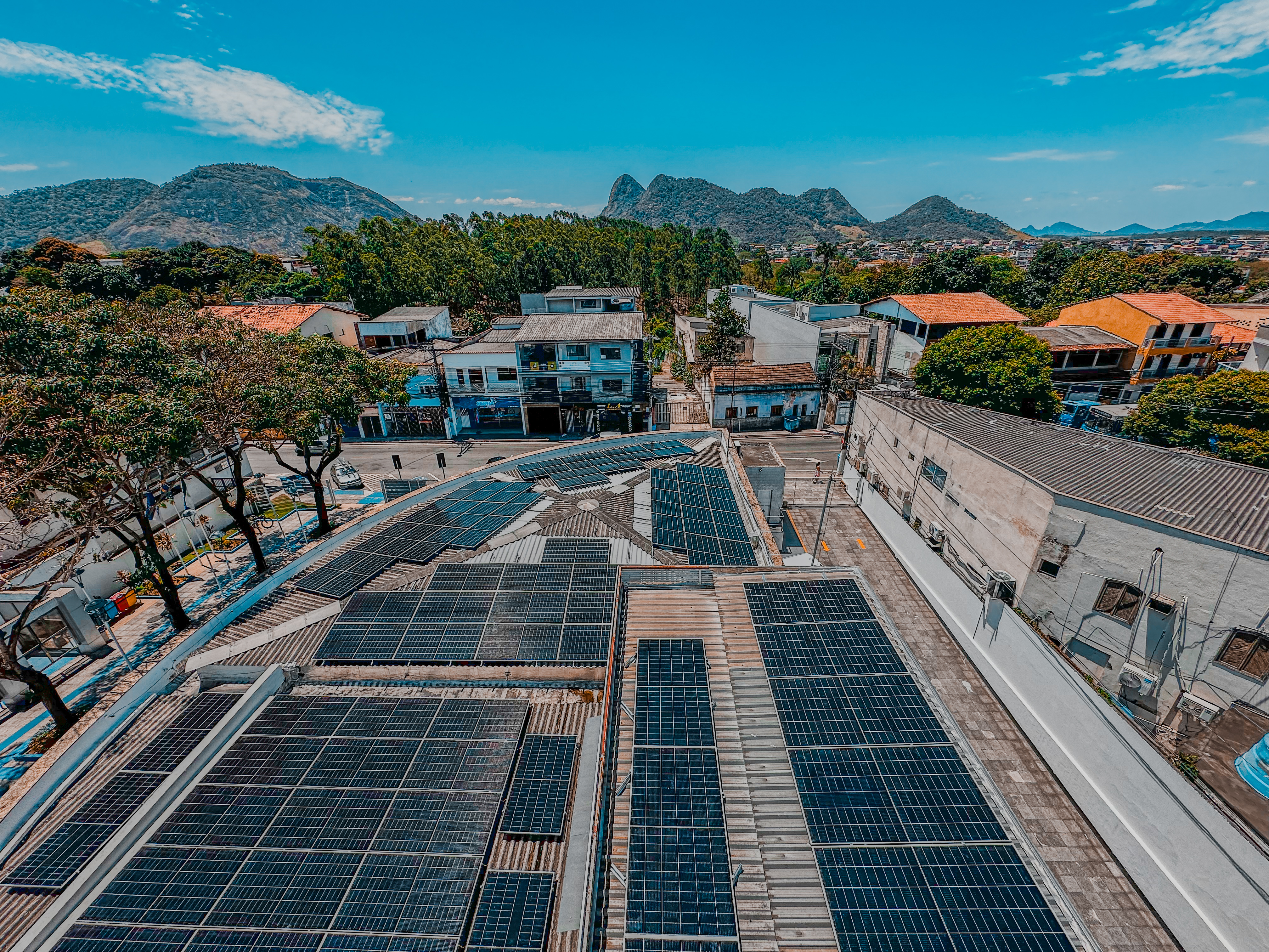 NOTÍCIA: Economia e compromisso com o meio ambiente: Câmara investe em energia solar