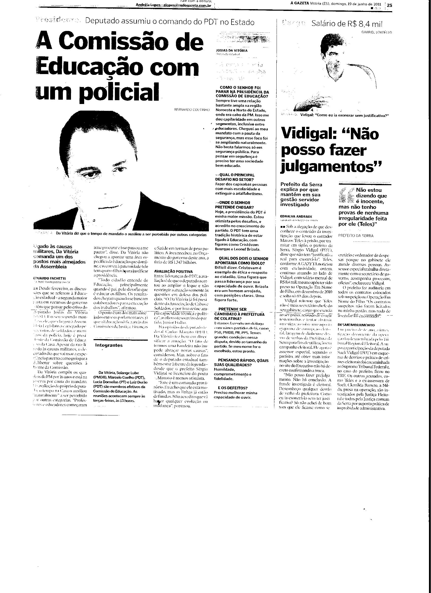 A comissão de Educação com um policial